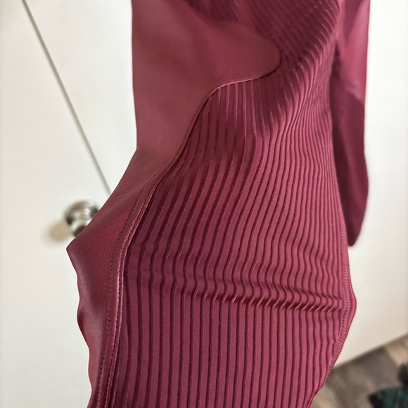 Fabletics Motion365+ Contour High-Waisted Legging in Merlot - Picture 16 of 16